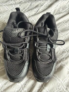 Capezio Kids Black Mesh & Leather-Look Dance ( hip hop )Sneakers